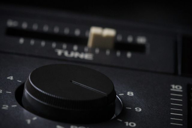 Amplifier, volume button
